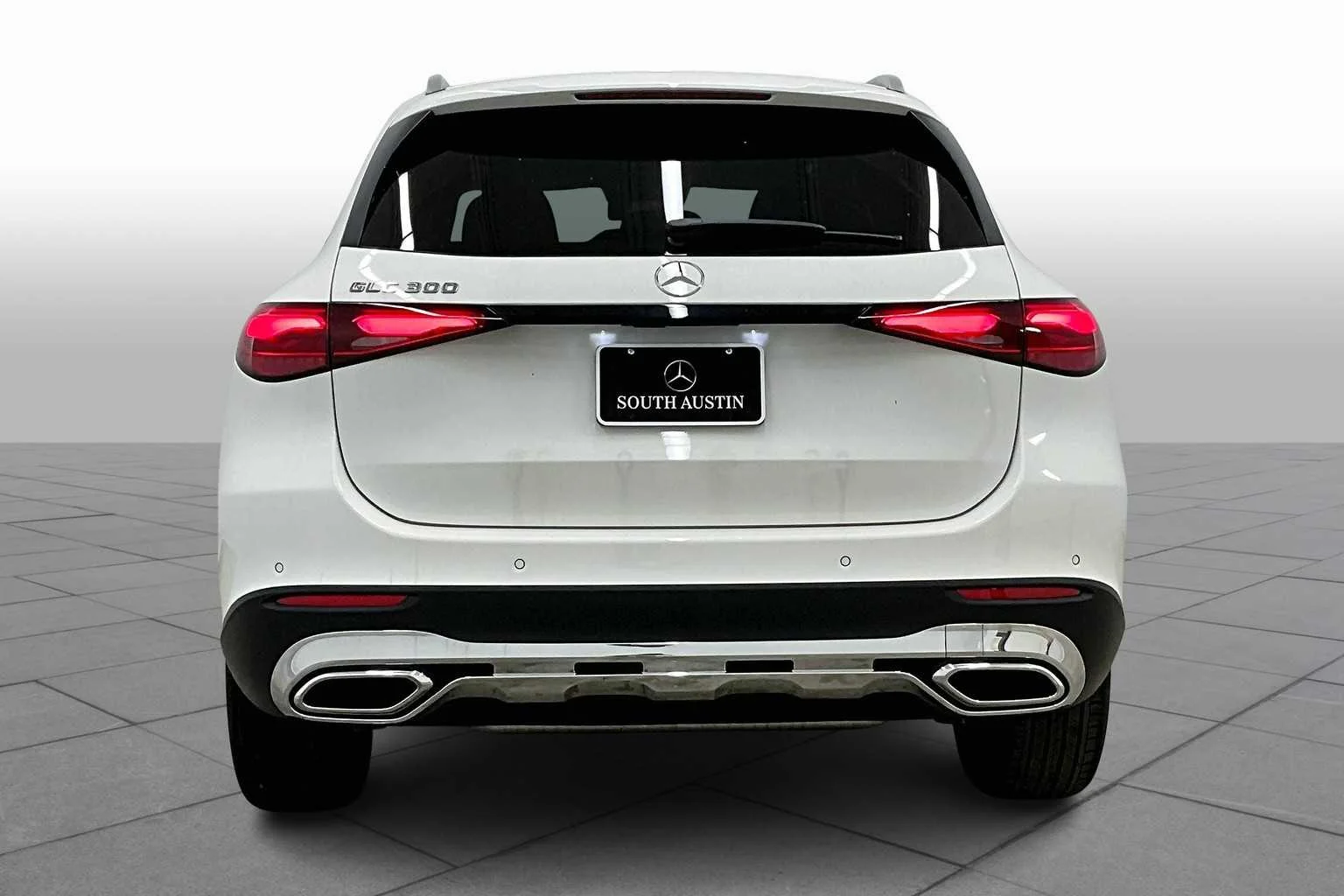 2025 Mercedes-Benz GLC Base - Photo 4