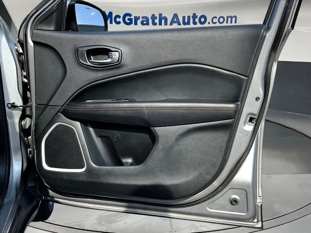 Certified Used 2019 Silver Jeep Limited image 29