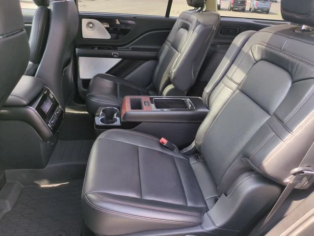 Used 2021 Silver Lincoln Reserve image 30