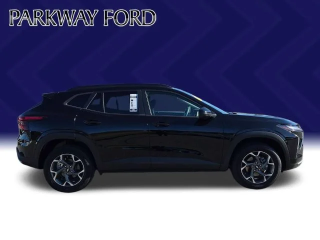 Used 2025 Black Chevrolet LT image 6