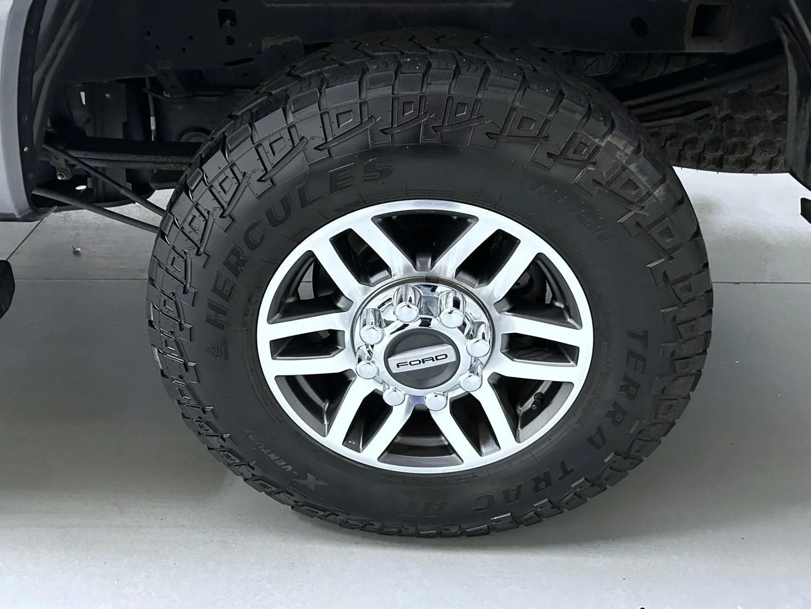 Used 2019 Gray Ford Lariat image 22