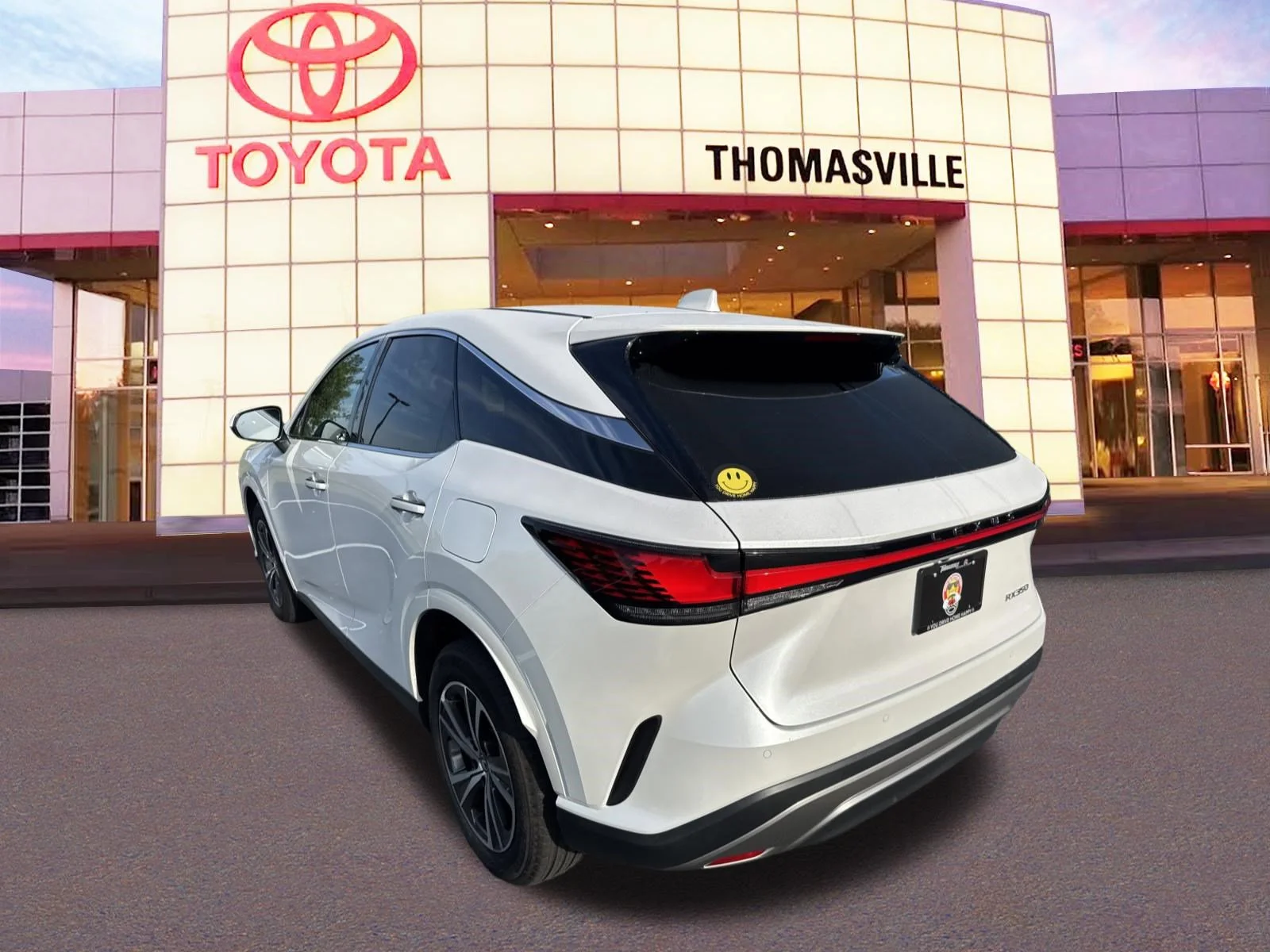 Used 2025  Lexus  image 7