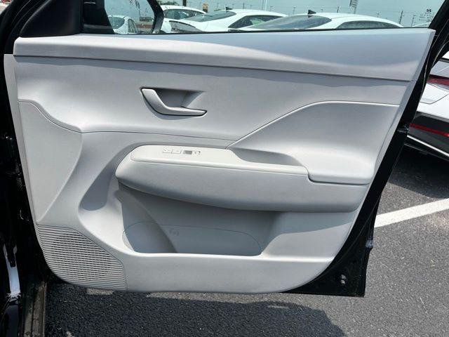 New 2026 Black Hyundai SEL Sport FWD image 23