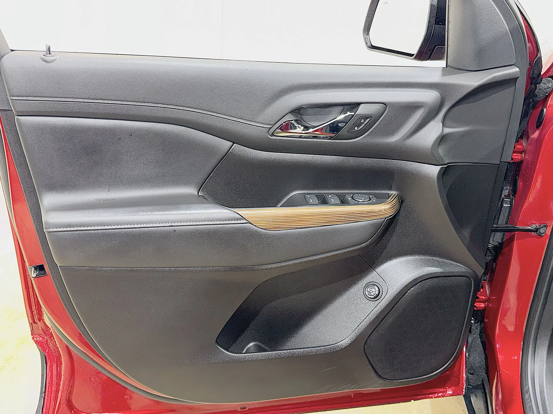 Used 2023 Volcanic Red Tintcoat GMC SLE image 20
