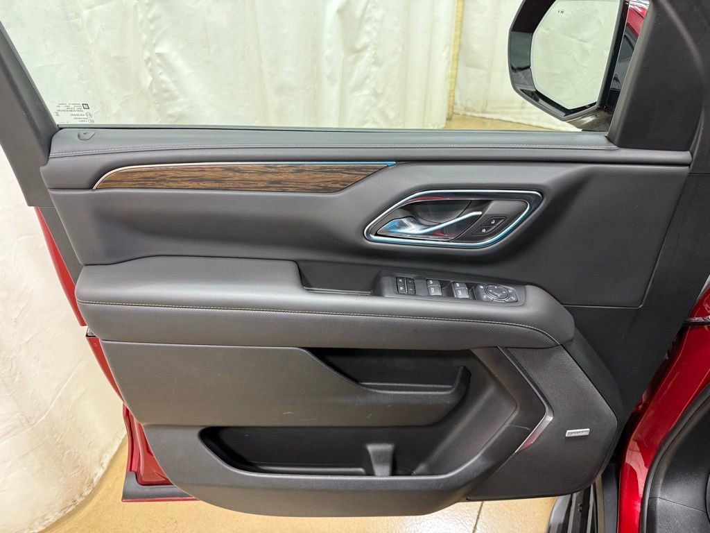 2024 Chevrolet Suburban Premier - Photo 30