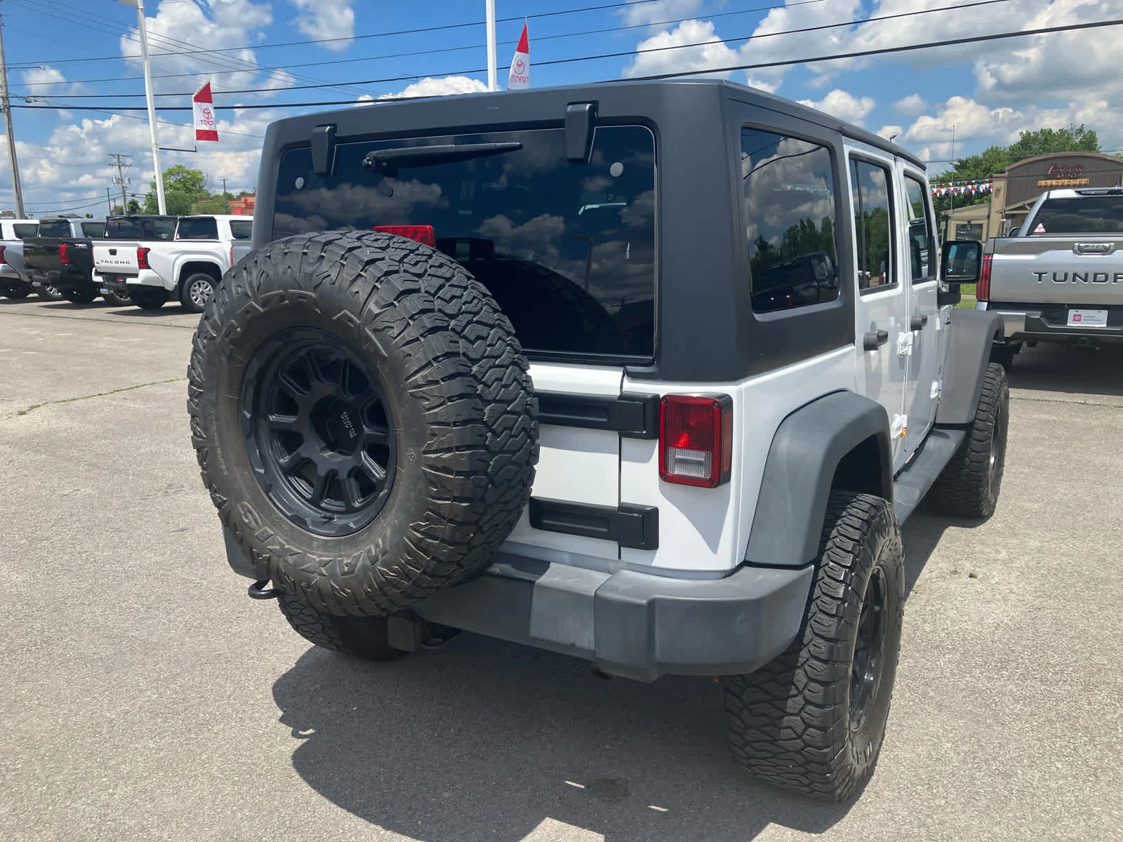 Used 2016 Bright White Clearcoat Jeep Sport image 7