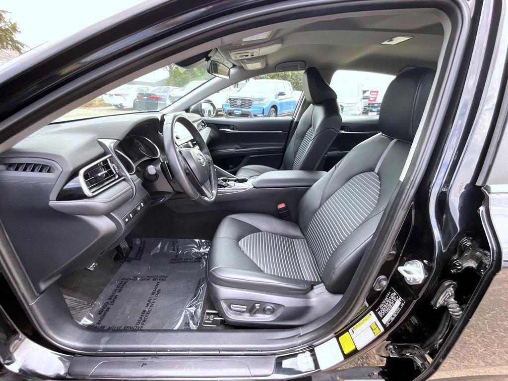 2024 Toyota Camry SE - Photo 9