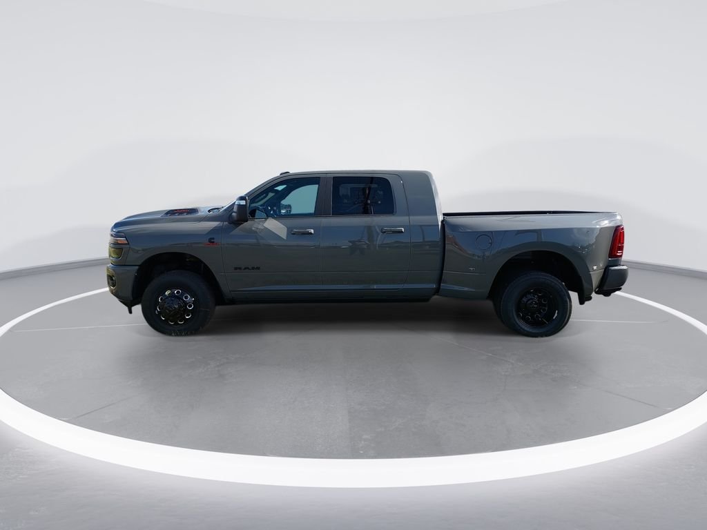 New 2026 Ceramic Gray Clear-Coat Exterior Paint RAM Laramie image 5