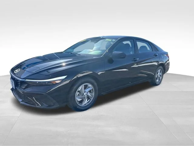 Used 2025 Black Hyundai SE image 1