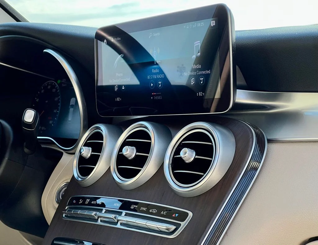 Certified Used 2022  Mercedes-Benz GLC 300 image 15