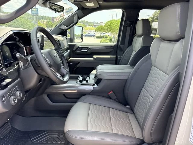 2026 Chevrolet Silverado 2500 HD ZR2 - Photo 11