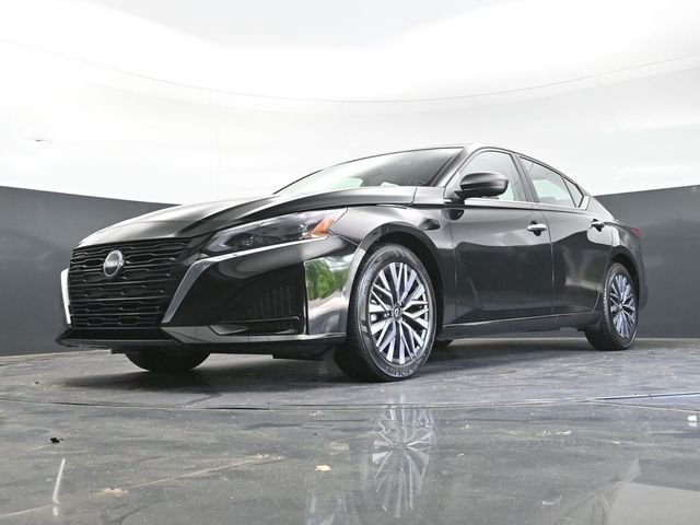 2025 Nissan Altima SV - Photo 32