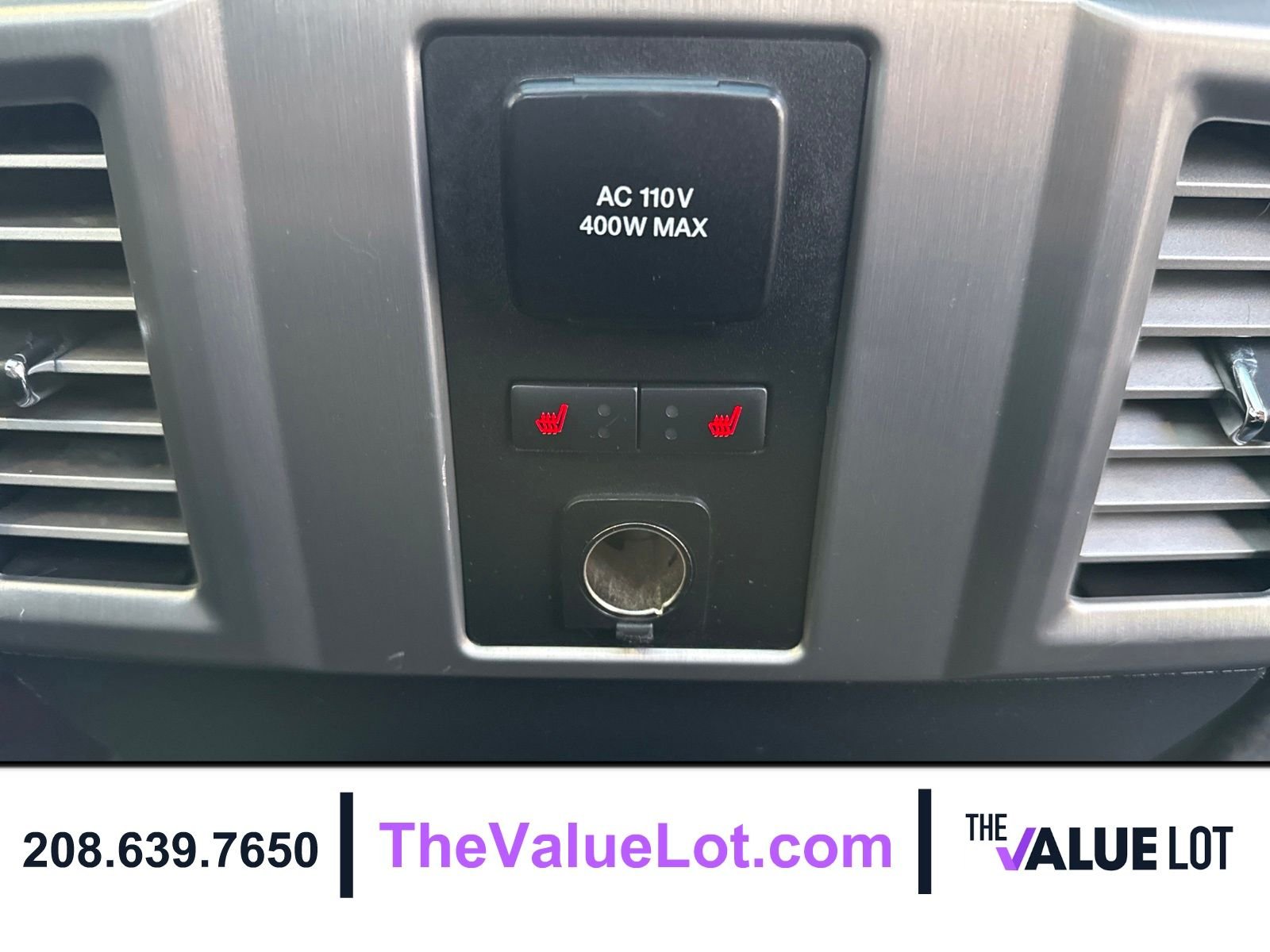 Used 2015  Ford Platinum image 19