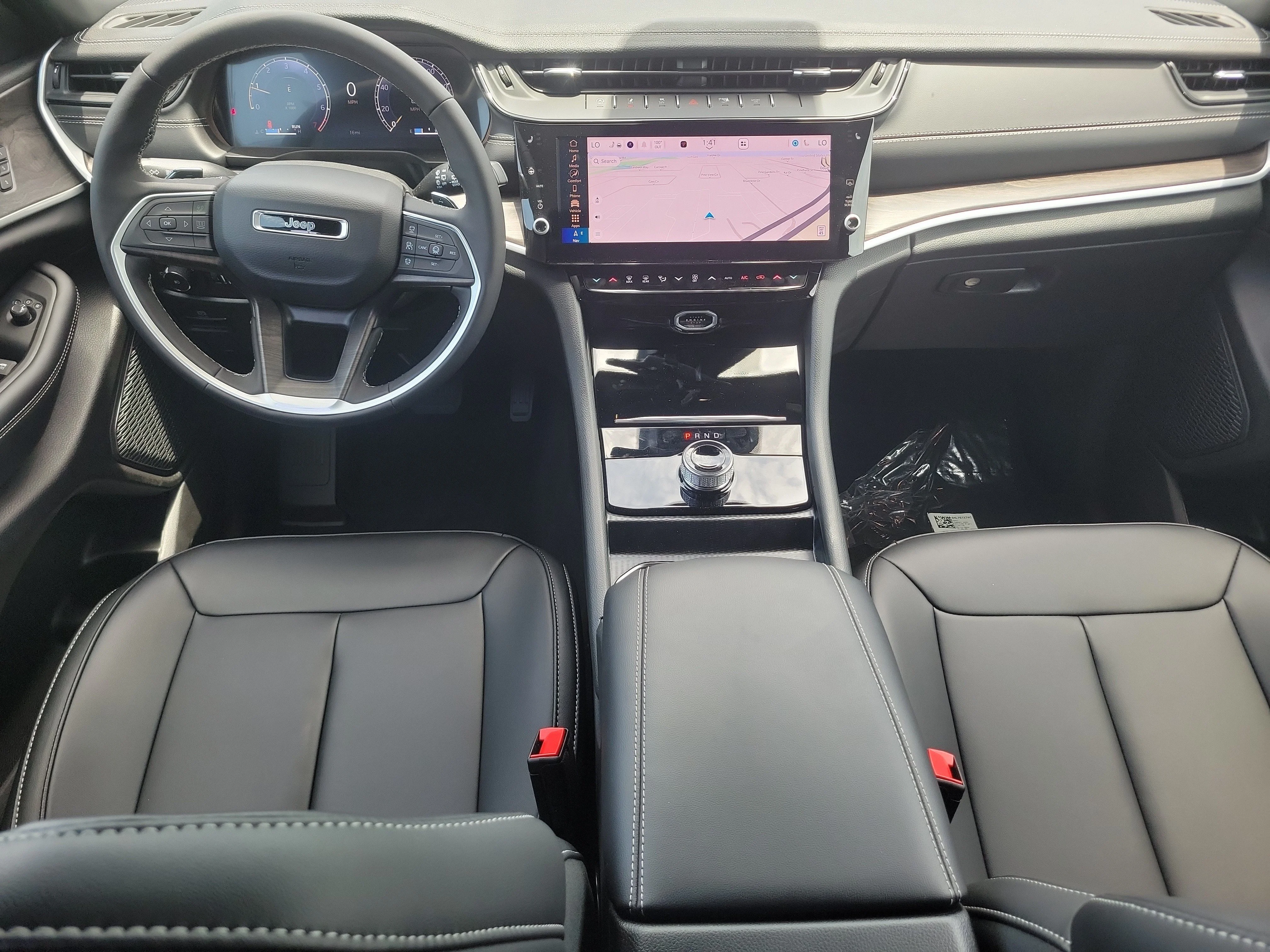 New 2026 Diamond Black Crystal Pearlcoat Jeep Limited image 12