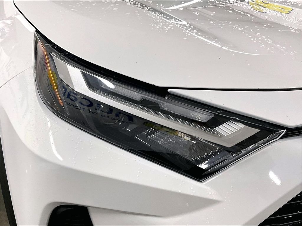 Used 2024 White Toyota XLE image 31