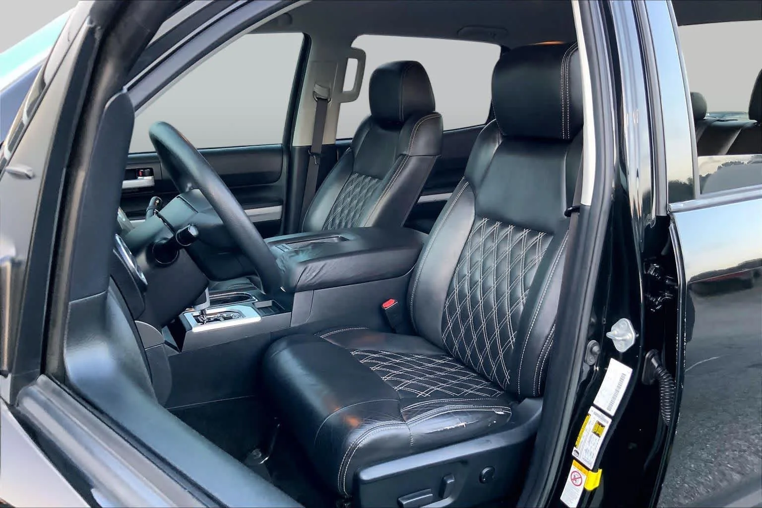 Used 2019 Midnight Black Metallic Toyota SR5 image 8