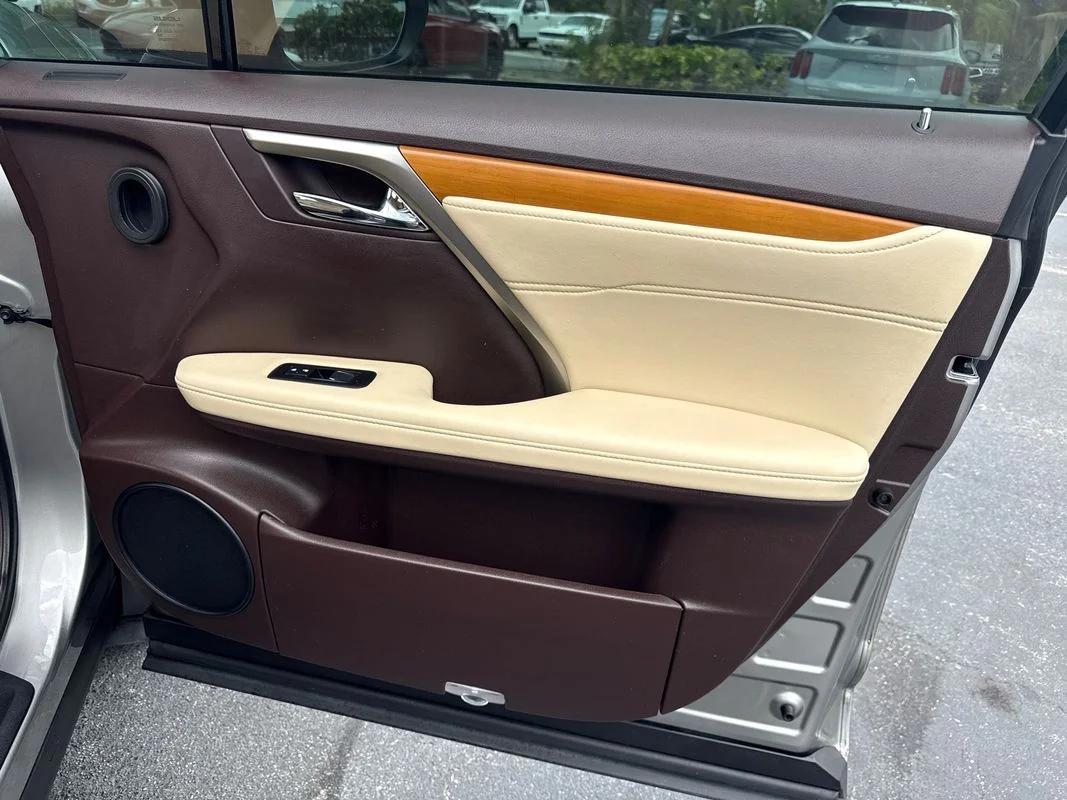 Used 2018  Lexus FWD image 24