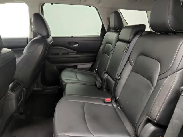Used 2025 Super Black Nissan SL image 18