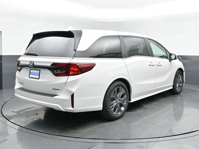 Used 2025 Platinum White Pearl Honda Touring image 10