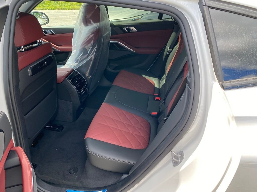 New 2027 Mineral White Metallic BMW xDrive40i image 7