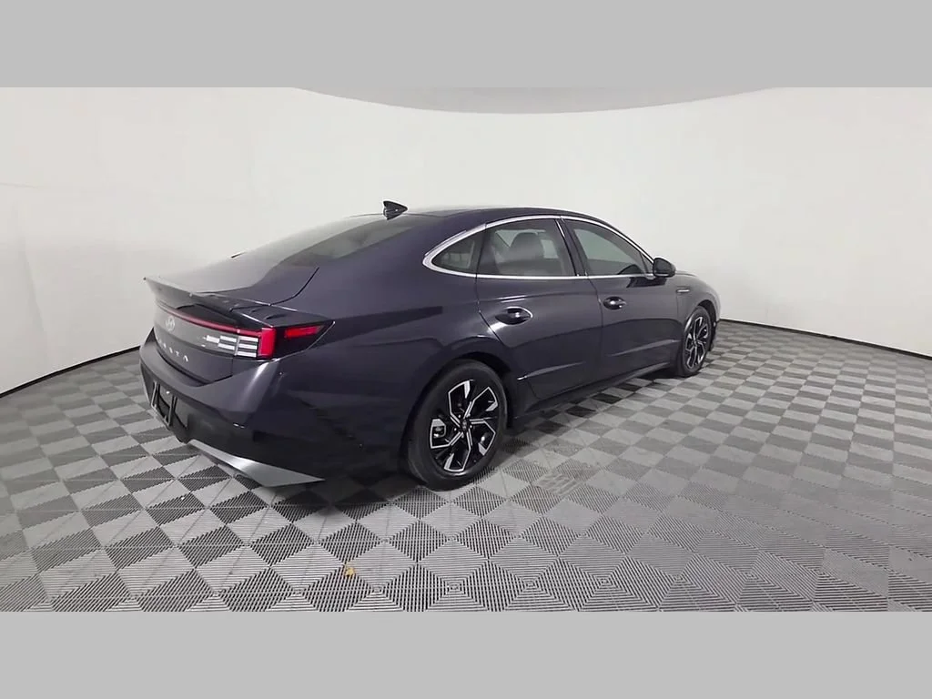 Used 2024 Carbon Blue Hyundai SEL image 37