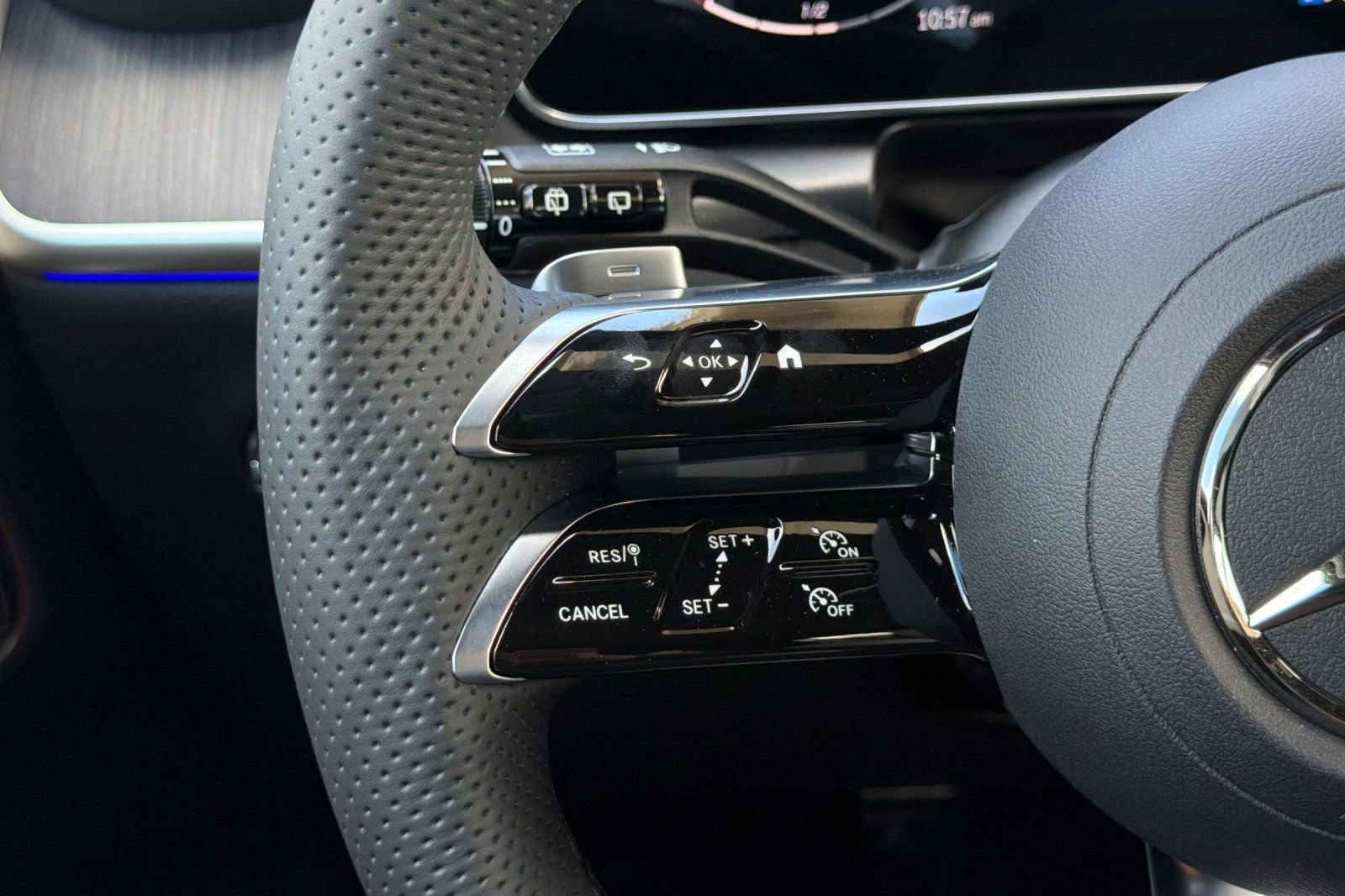 New 2026 Obsidian Black Metallic Mercedes-Benz GLC 300 image 30