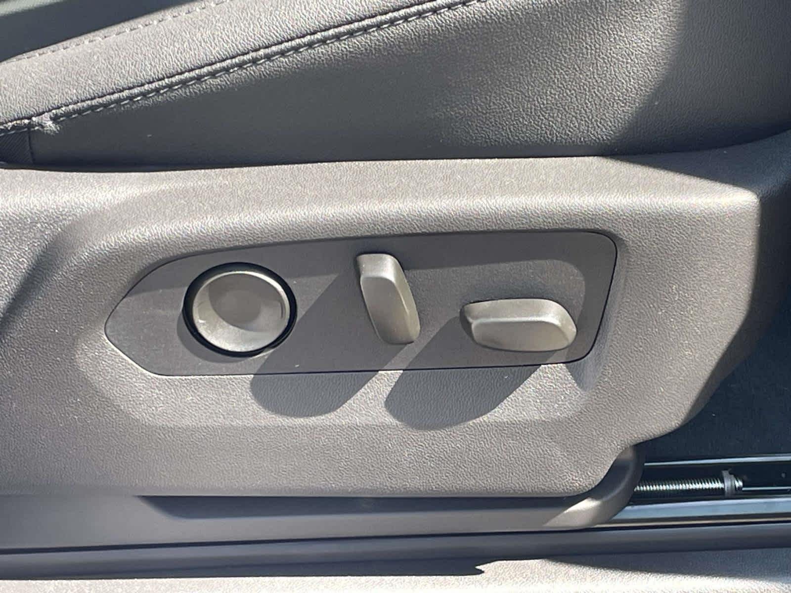 2026 Chevrolet Silverado 1500 LTZ - Photo 20