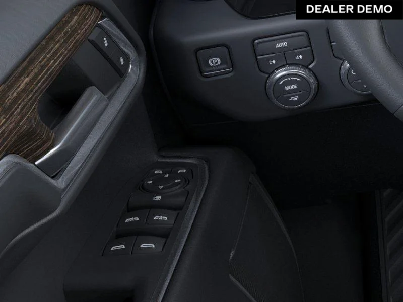 Used 2025  GMC Elevation image 22