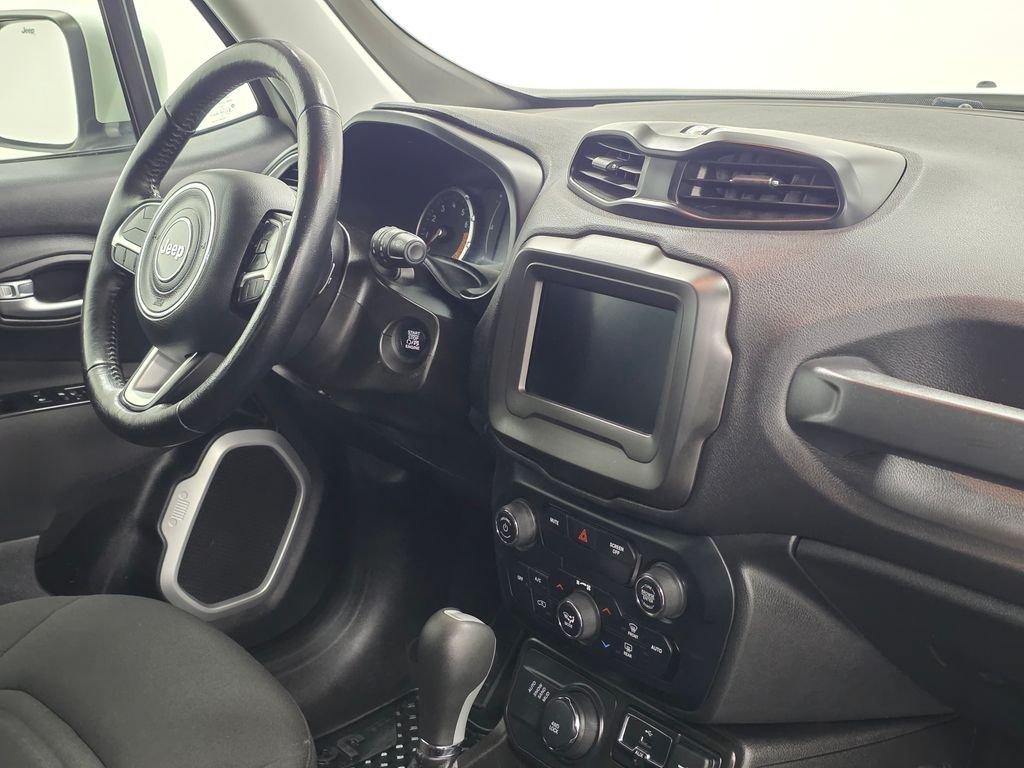 Used 2020 White Jeep Latitude image 11