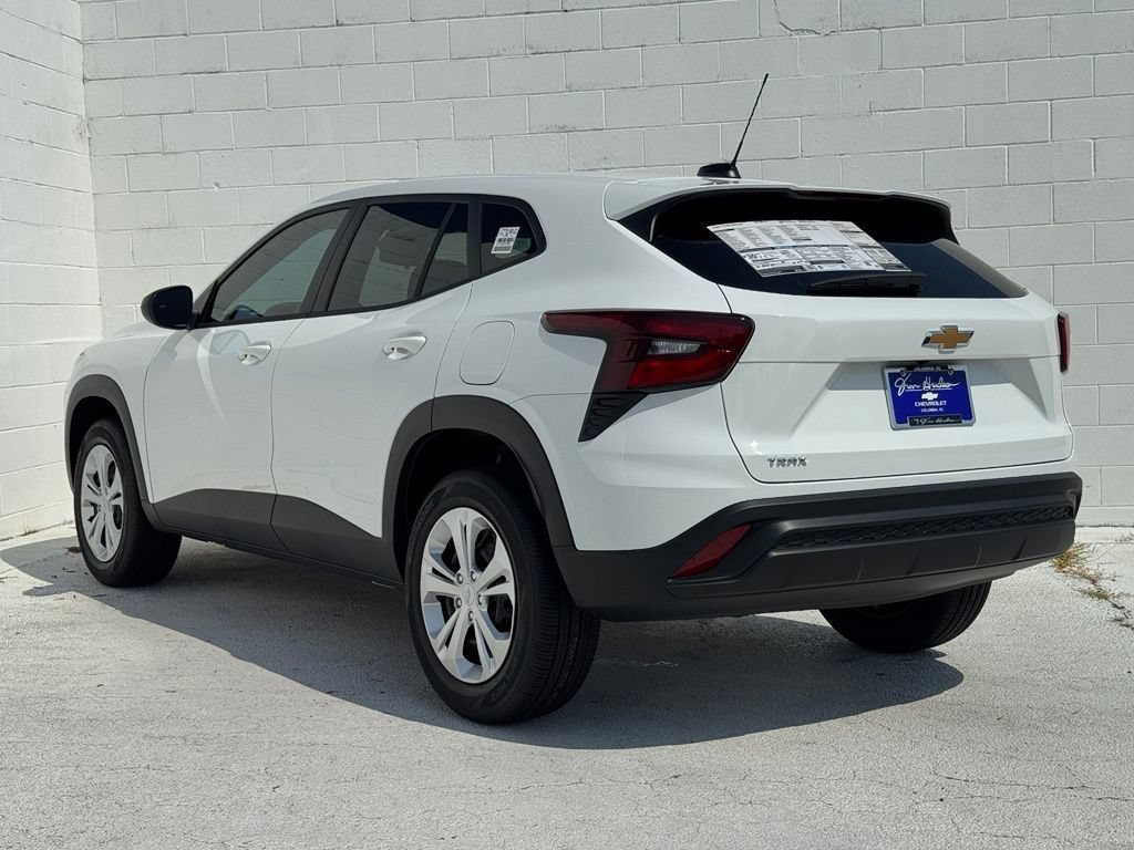 2026 Chevrolet Trax LS - Photo 9