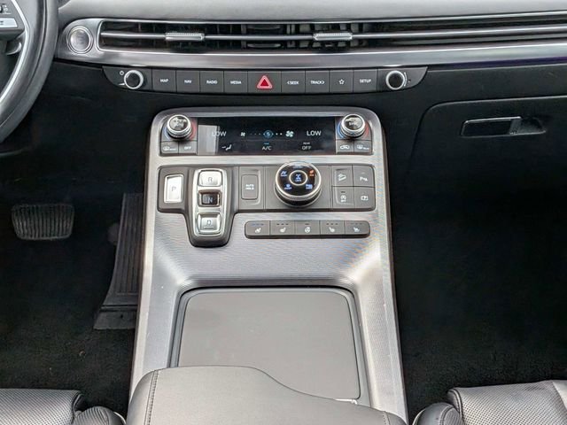 Used 2024 White Hyundai Calligraphy image 22