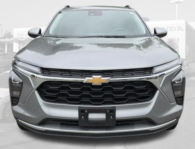 Used 2025 Gray Chevrolet LT image 6