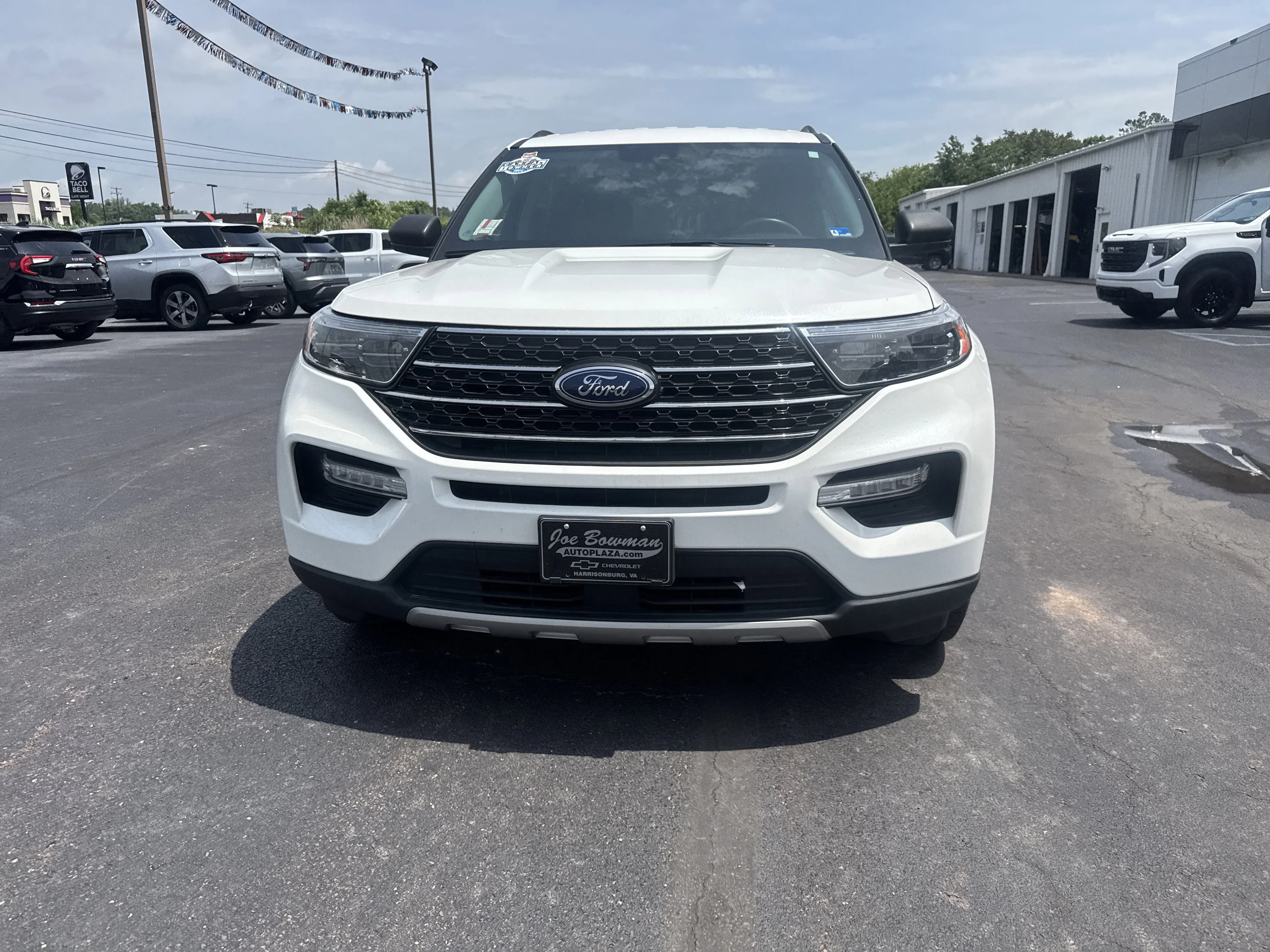 Used 2023 Star White Metallic Tri-Coat Ford XLT image 9