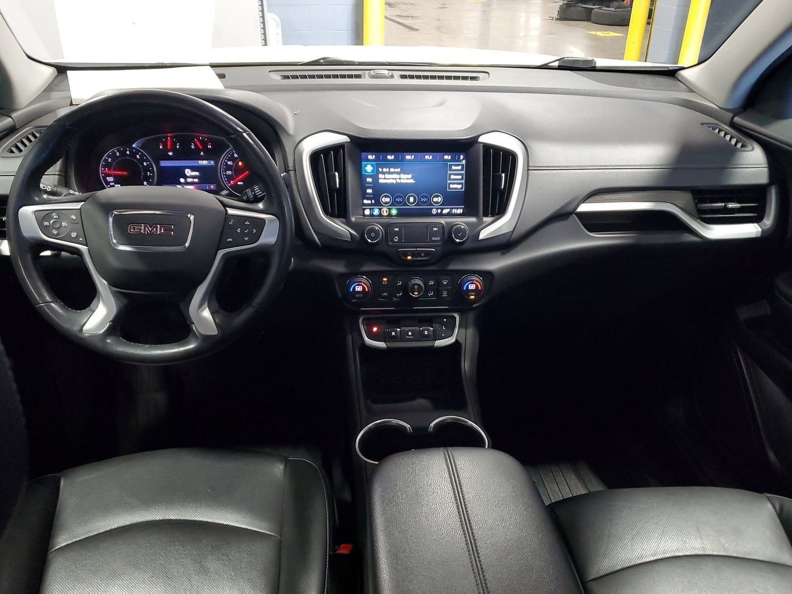 Used 2022 White GMC SLT image 10