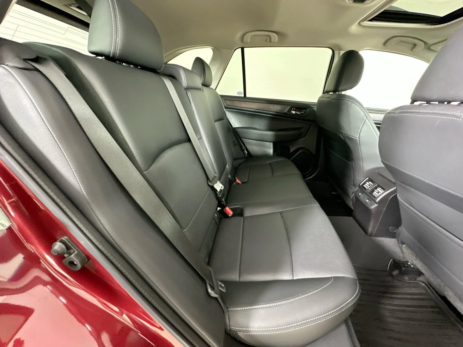 Used 2016 Red Subaru  image 42