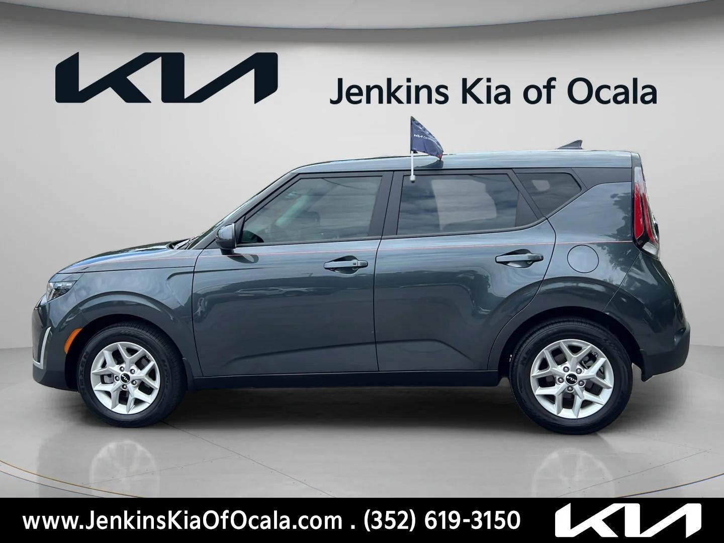 Used 2025 Gravity Gray Kia S image 6