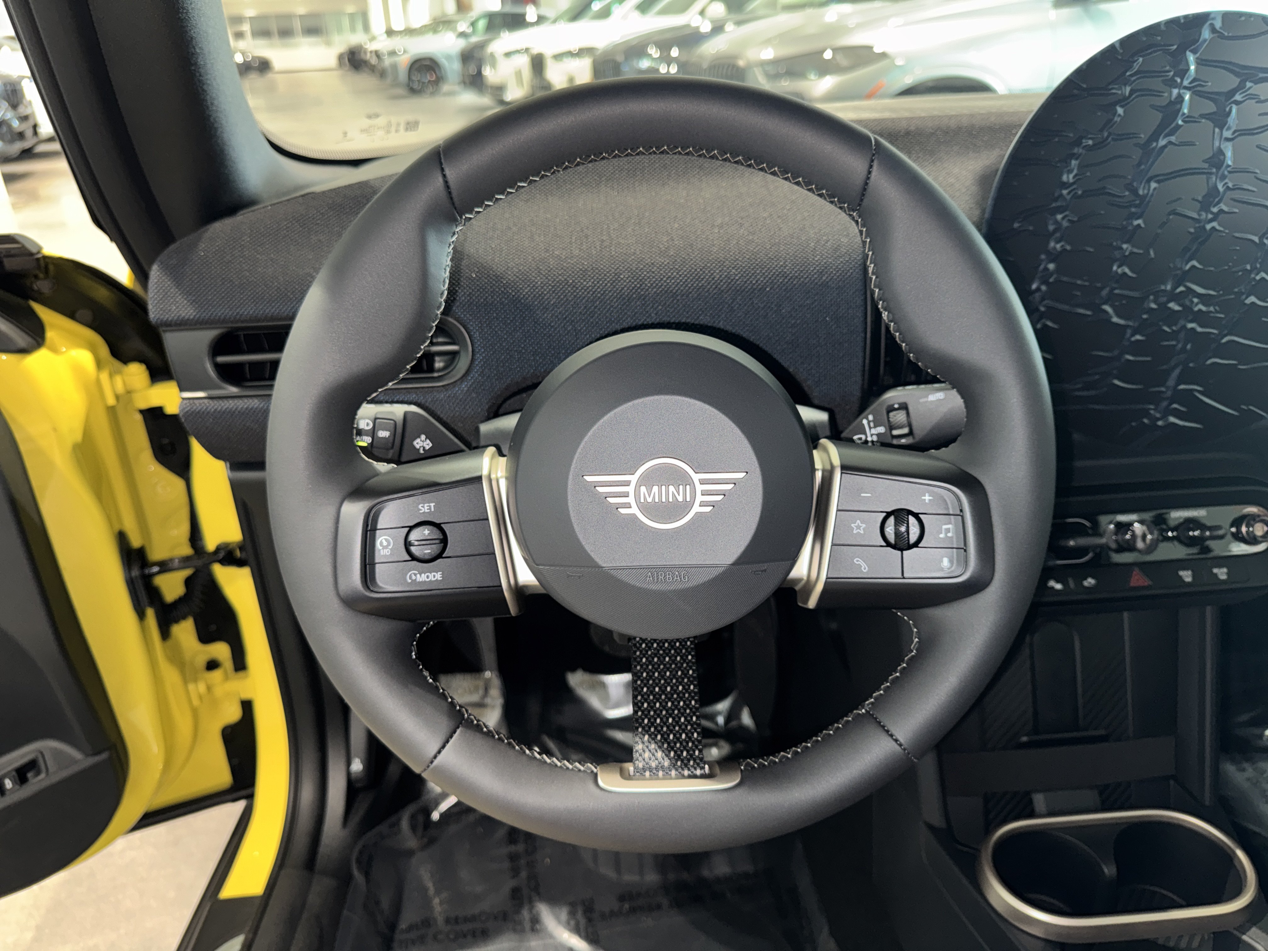 New 2026 Yellow MINI Signature Plus image 15