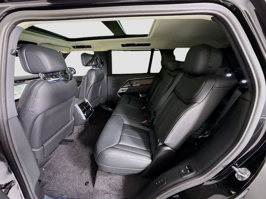New 2026 Santorini Black Land Rover SE image 21