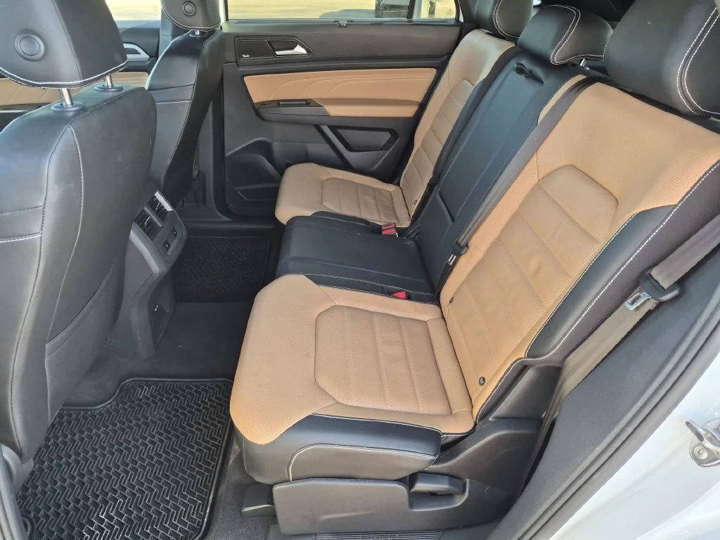 Used 2023  Volkswagen 3.6L V6 SEL Premium R-Line image 26