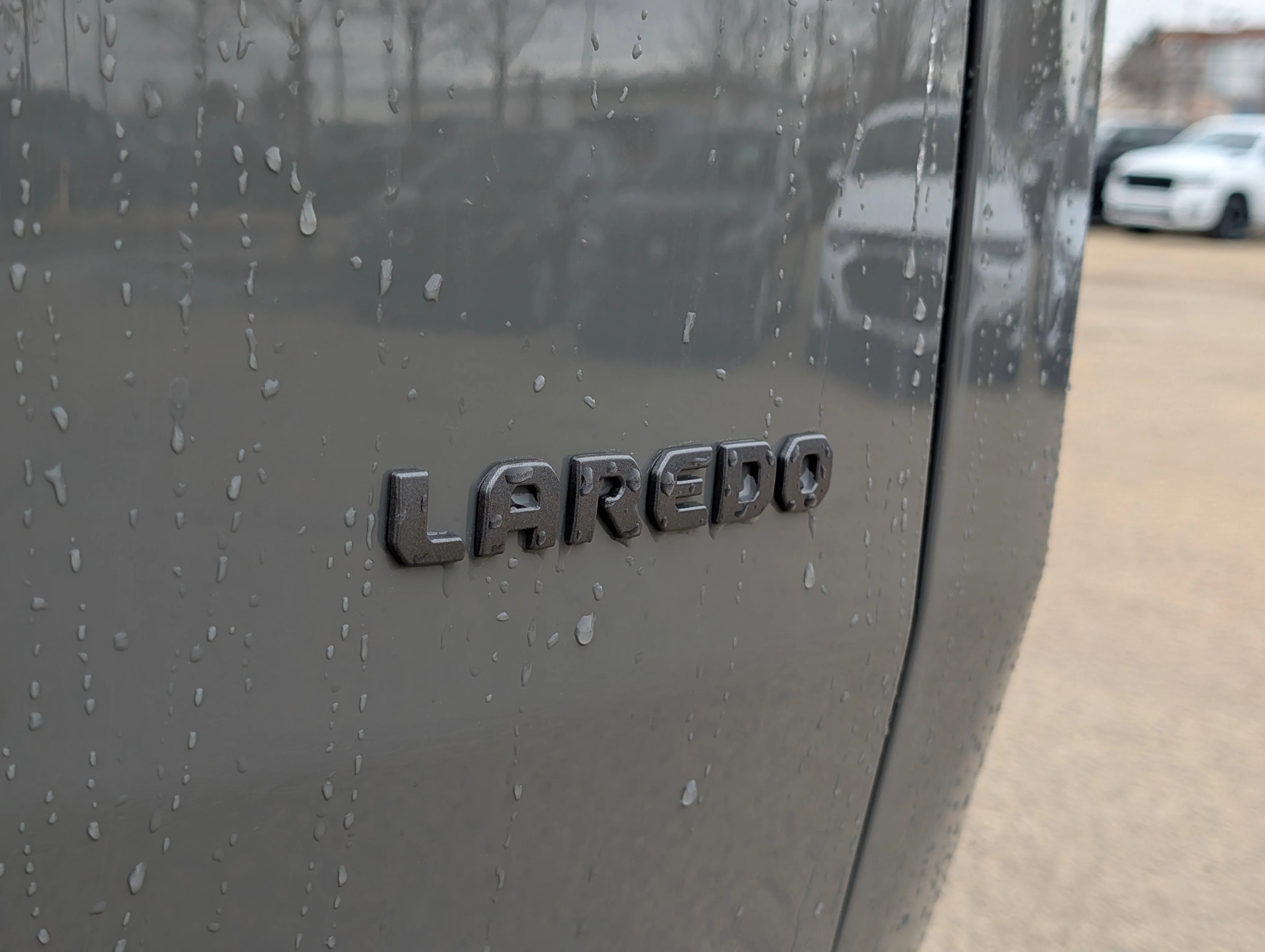 New 2026 Sting-Grey Jeep Laredo image 14