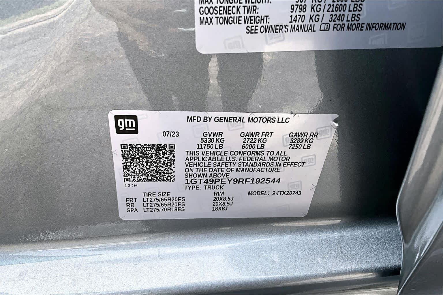 Used 2024 Sterling Metallic GMC AT4 image 35