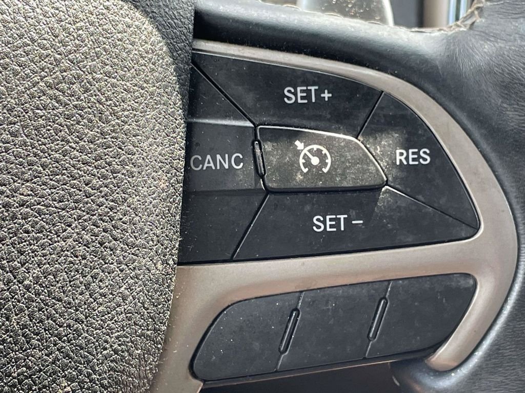 Used 2017 Gray Jeep Limited image 27