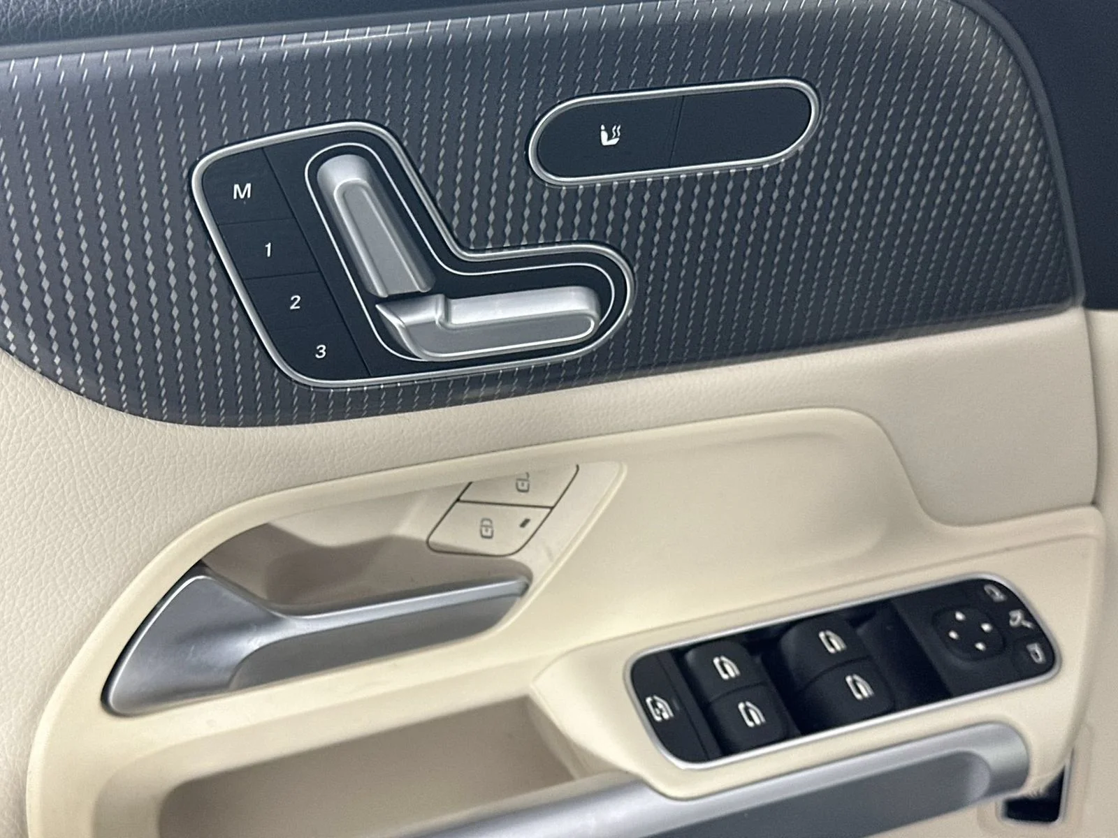 2020 Mercedes-Benz GLB Base - Photo 13