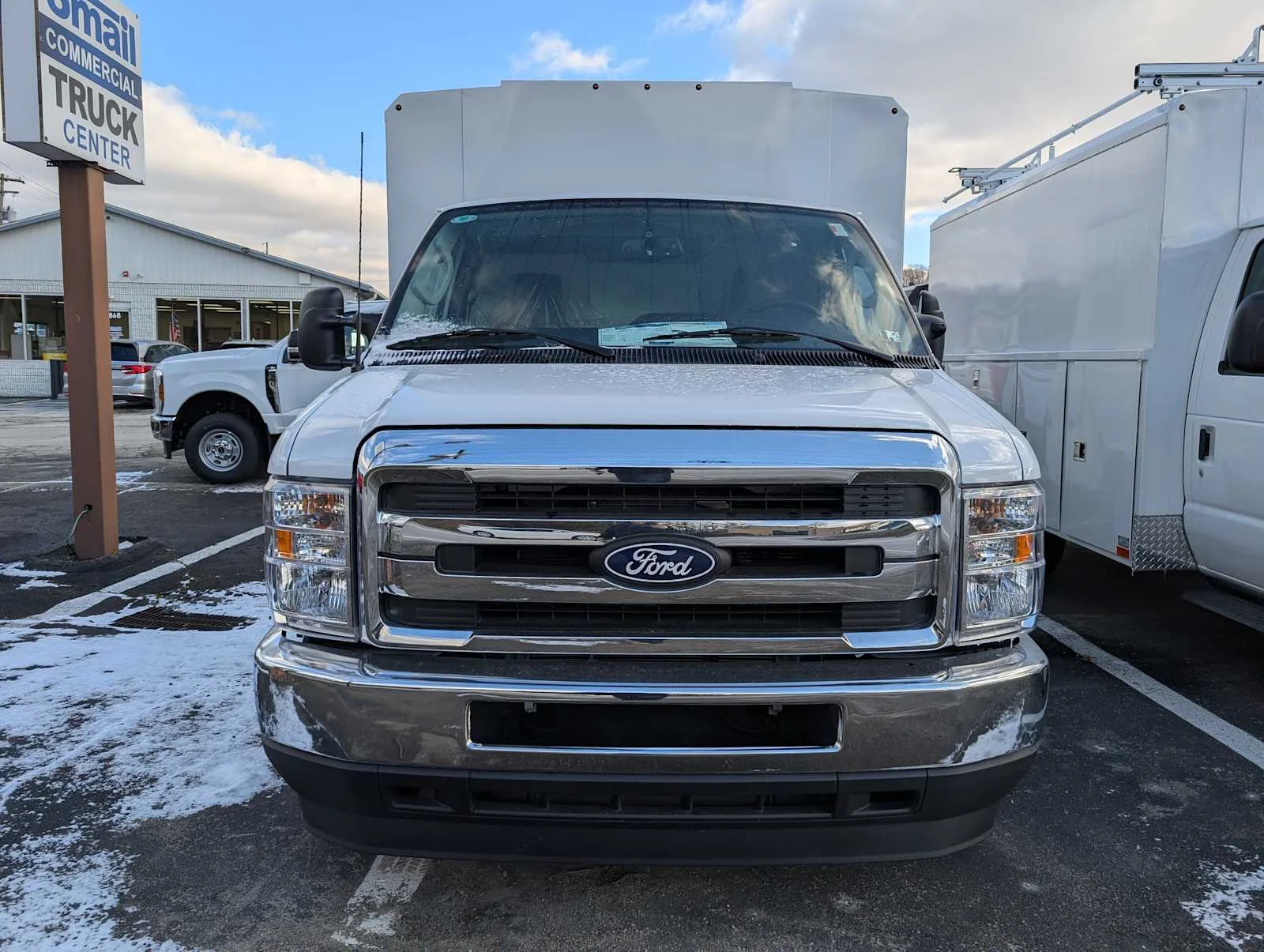 2026 Ford E-Series Cutaway Base - Photo 2