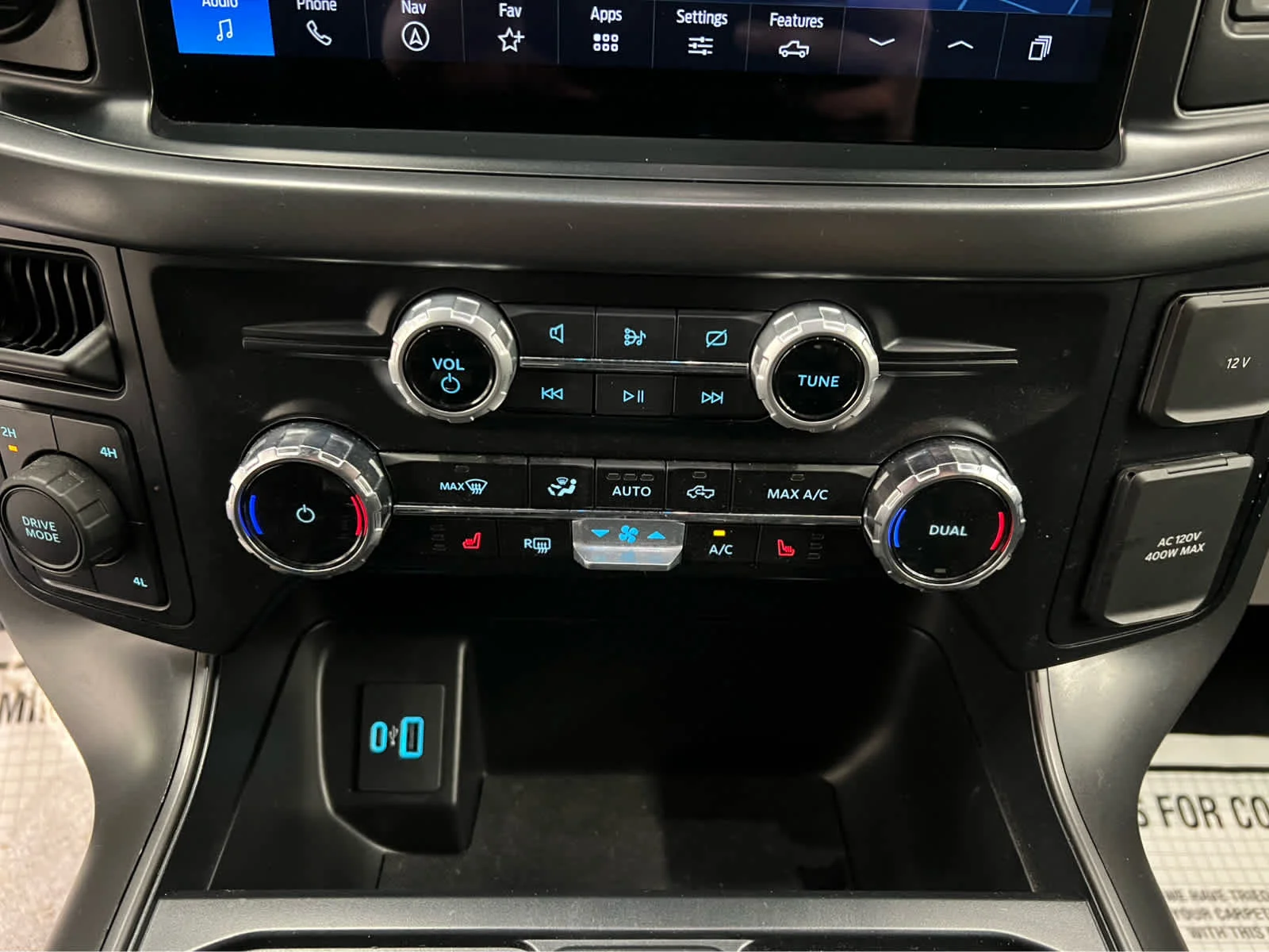 Used 2024 Avalanche Gray Ford XLT image 25