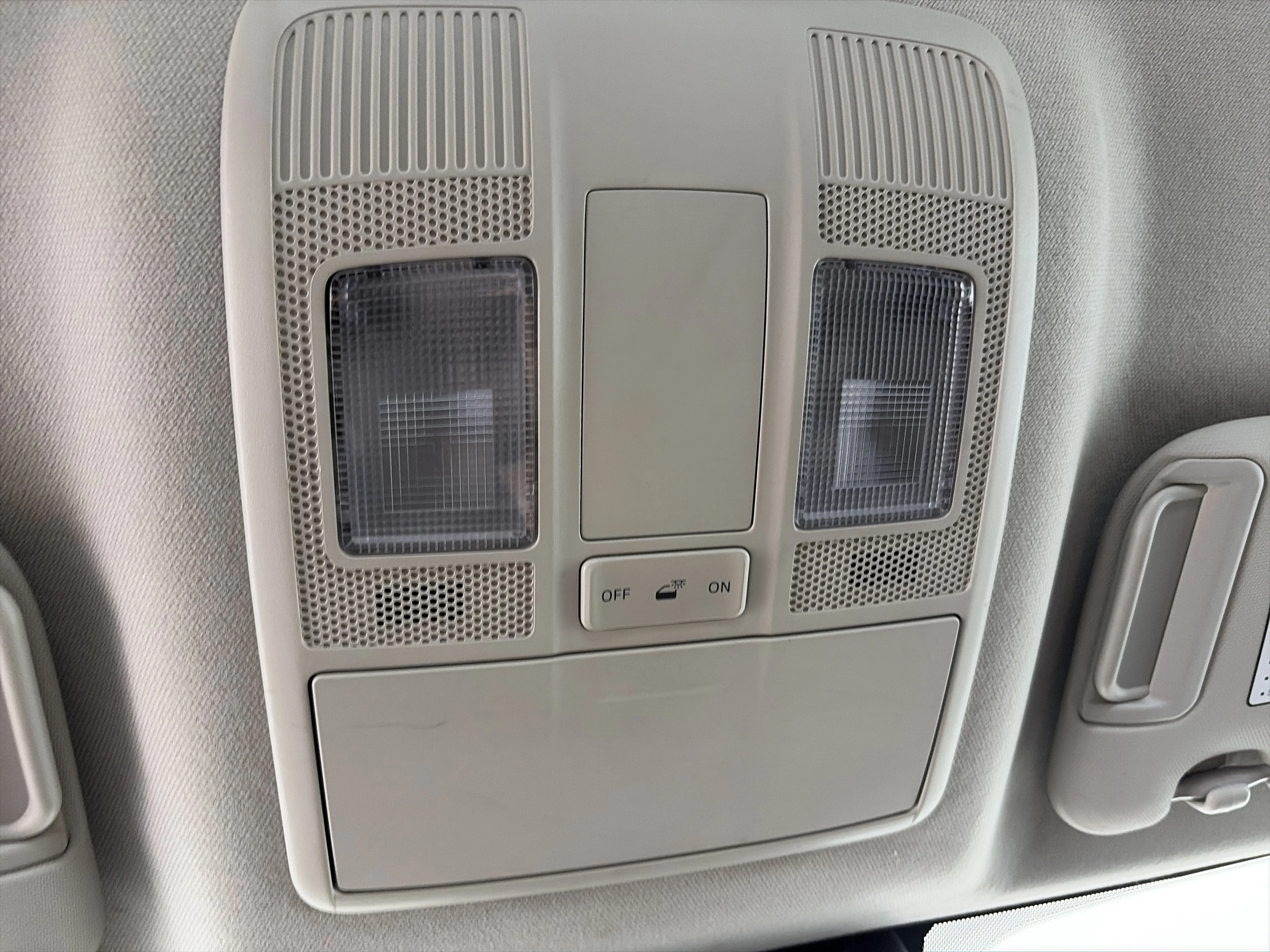 Used 2018 Sonic Silver Metallic Mazda Touring image 32