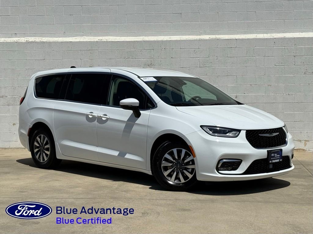 2023 Chrysler Pacifica Hybrid Touring L Hybrid's photo