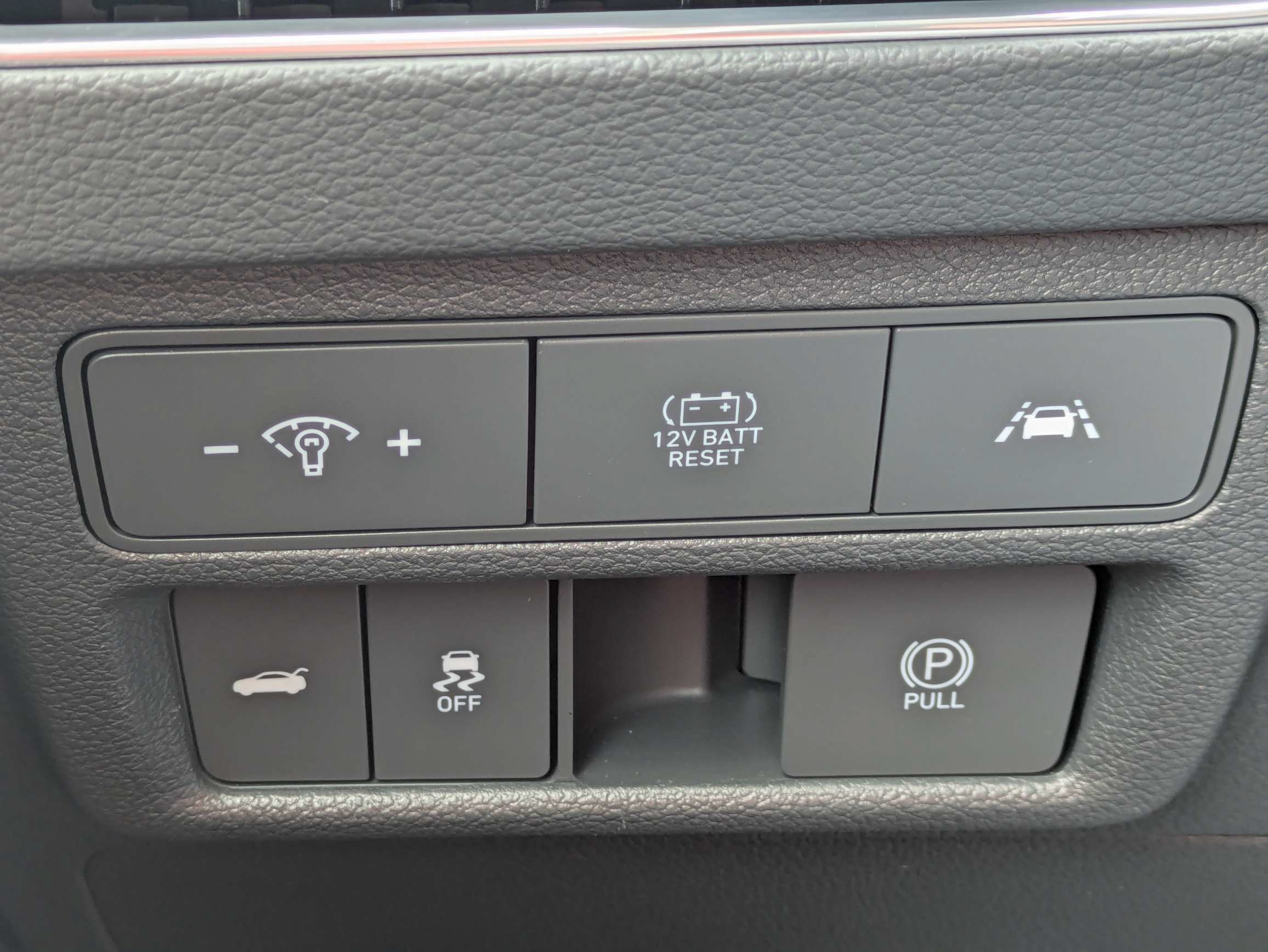 Used 2021 Hyper White Hyundai SEL image 27