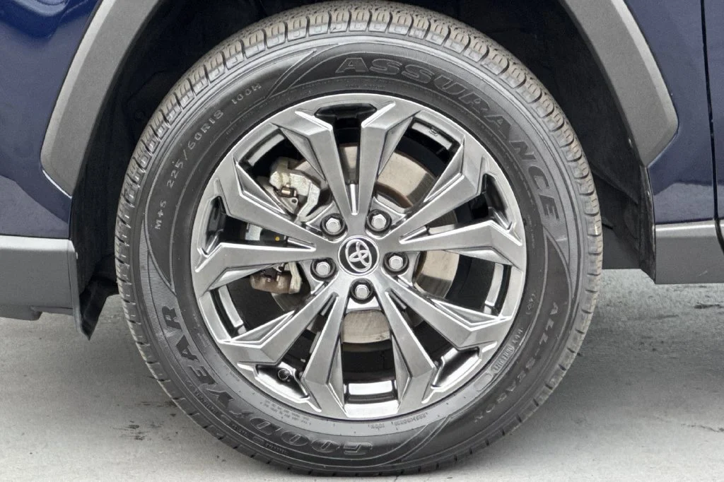 2024 Toyota RAV4 XLE Premium - Photo 27