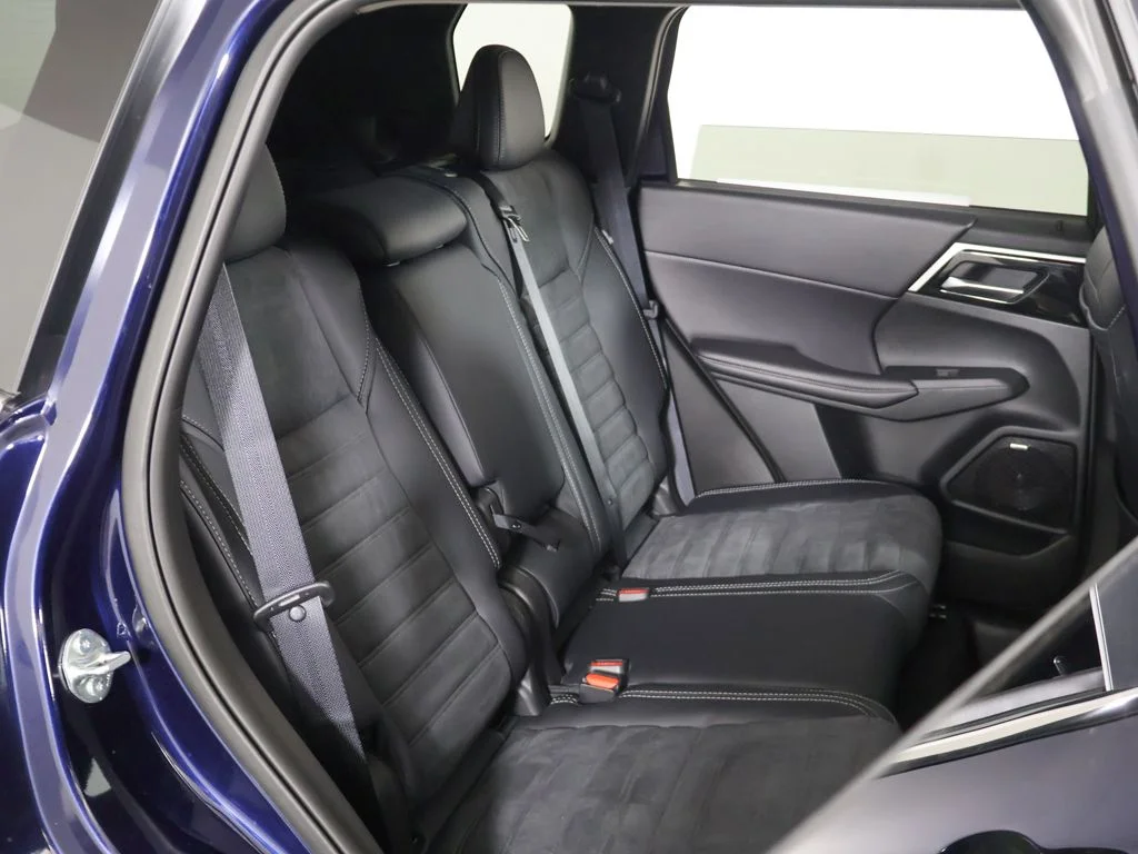 New 2026 Blue Mitsubishi SE image 32